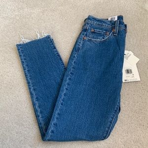 NWT Levi’s Skinny High Rise Jeans Size 25